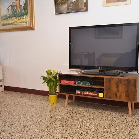 Appartamento Il Nespolo San Gimignano Buitenkant foto